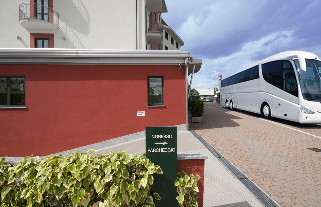 Hotel Brindor Poirino Buitenkant foto