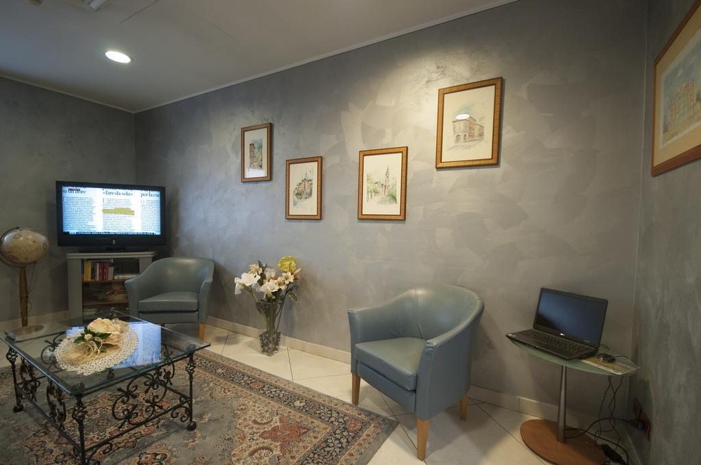 Hotel Brindor Poirino Buitenkant foto