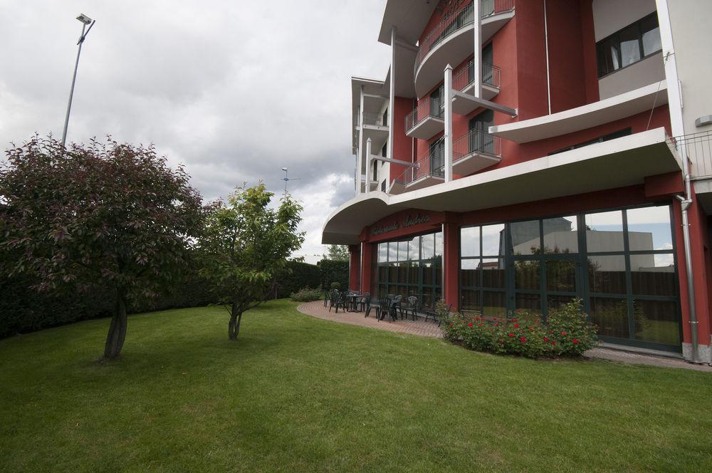Hotel Brindor Poirino Buitenkant foto